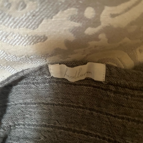 The hand loom shawl/ poncho make an offer - Picture 7 of 8